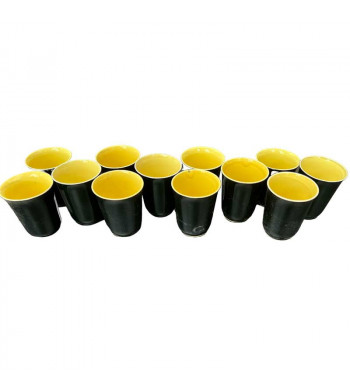 Service de 12 verres noirs et jaunes vintage années 70'