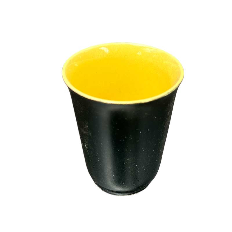 Service de 12 verres noirs et jaunes vintage années 70' Service de 12 verres noirs et jaunes vintage années 70'