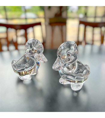 Adorable cendrier, porte pipe, vide poche pour ce petit couple de canards en verre d’art au plomb clair des années 1970' vintage